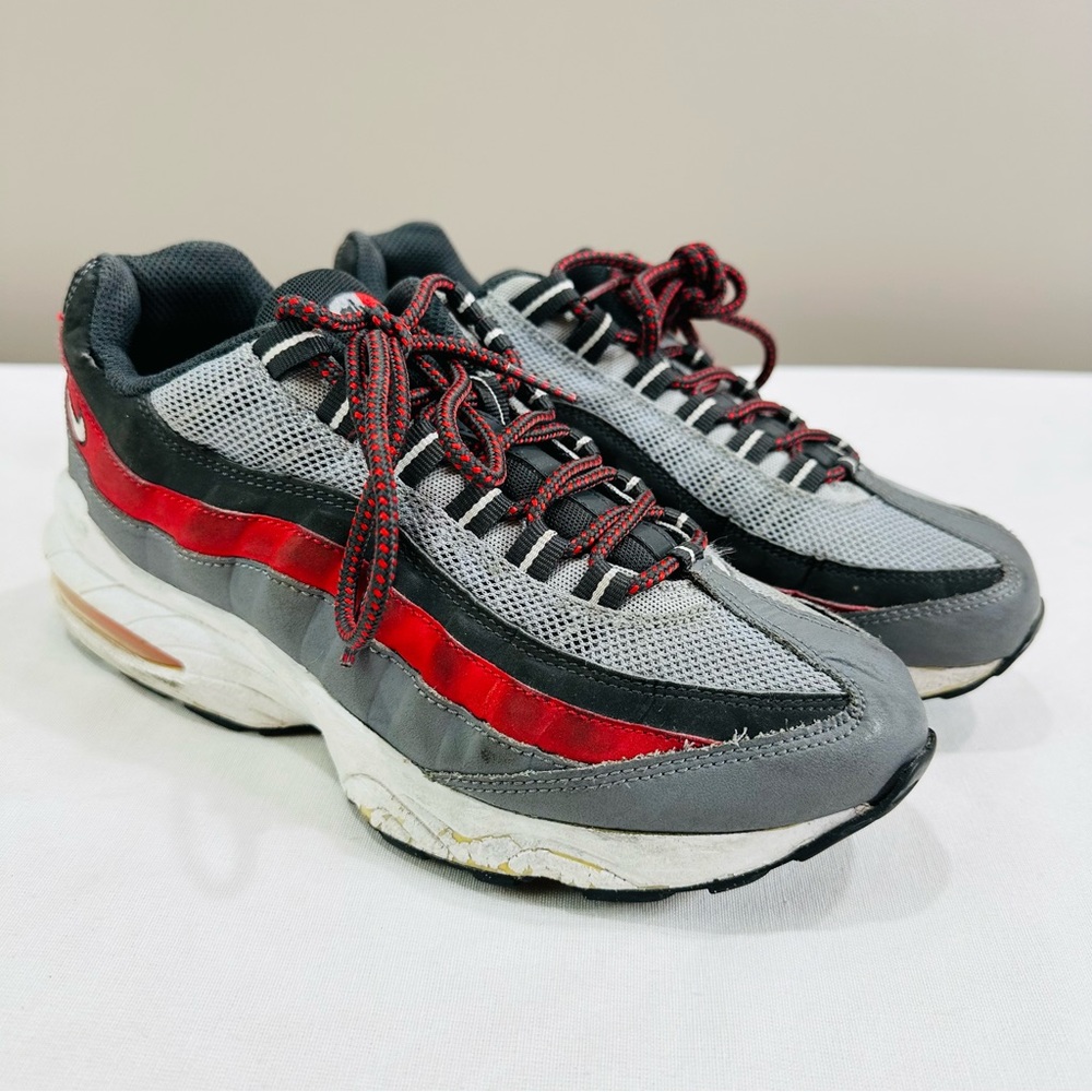 ๐ BOYS NIKE AIR MAX IN WOLF GREY, WHITE, COOL GREY SIZE US 6Y CLOTH W/ LEATHER - Picture 7 of 11